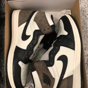 Air Jordan 1 Mocha
